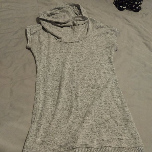 Light Grey Turtle Neck - Picture 1 of 3
